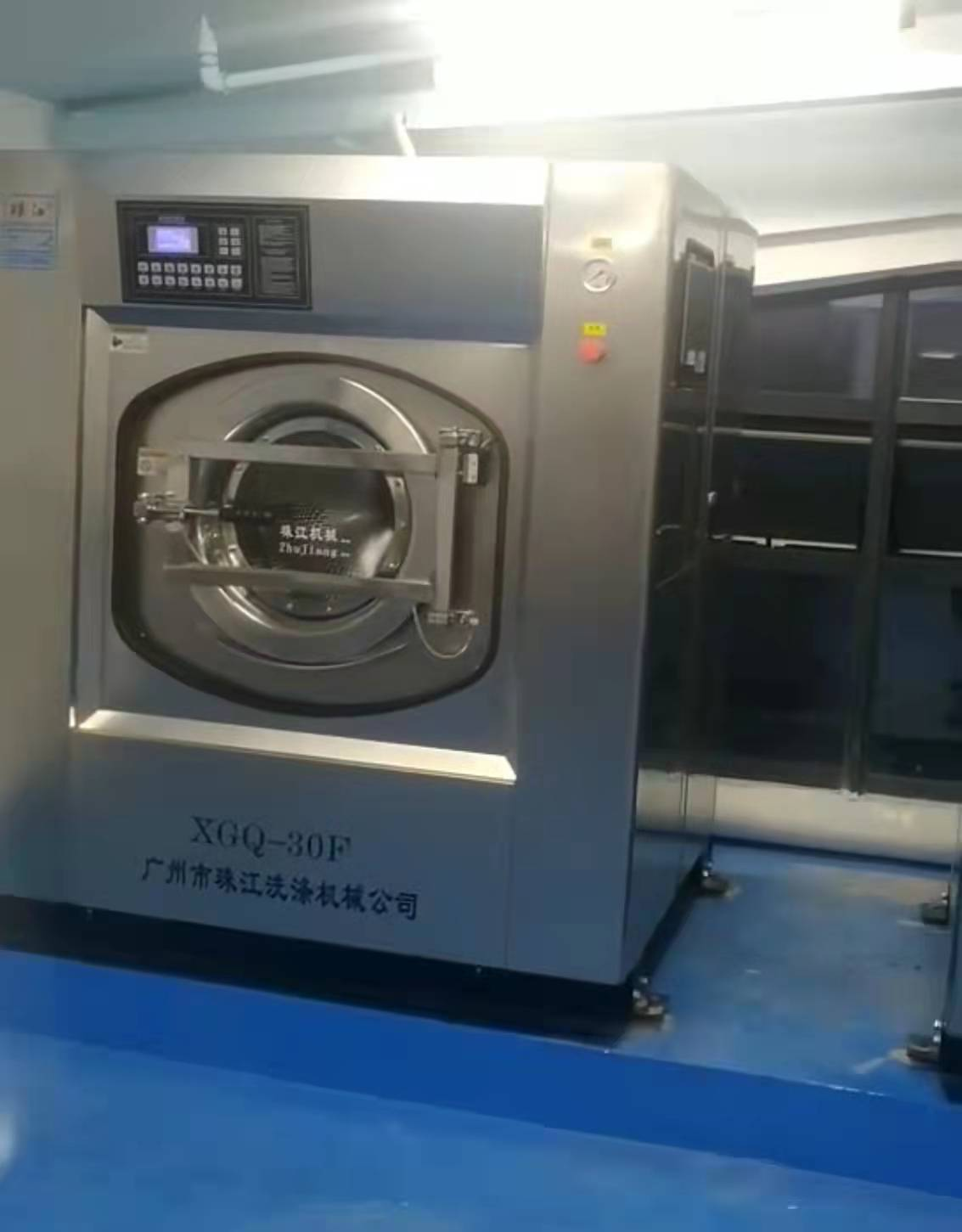 廣東省國產(chǎn)工業(yè)洗衣機(jī)報(bào)價(jià)，酒店洗衣房洗滌專用工業(yè)洗衣機(jī)服務(wù)案例